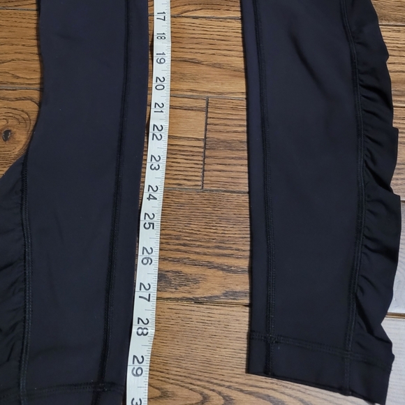 Lululemon Leggings, rouched legs, practically new,worn 2-3 times exc. condition. - Picture 7 of 11
